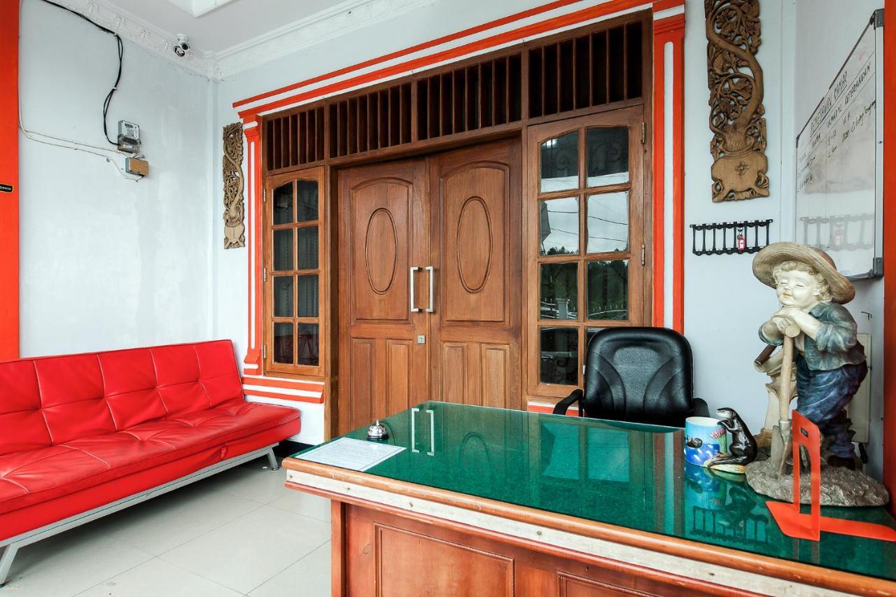 Oyo 1520 Hotel Kartini Tarutung Eksteriør billede