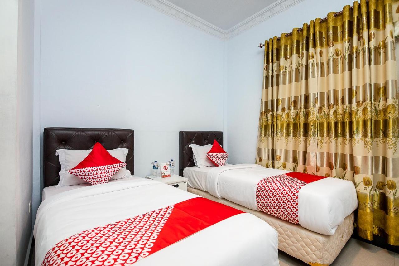Oyo 1520 Hotel Kartini Tarutung Eksteriør billede
