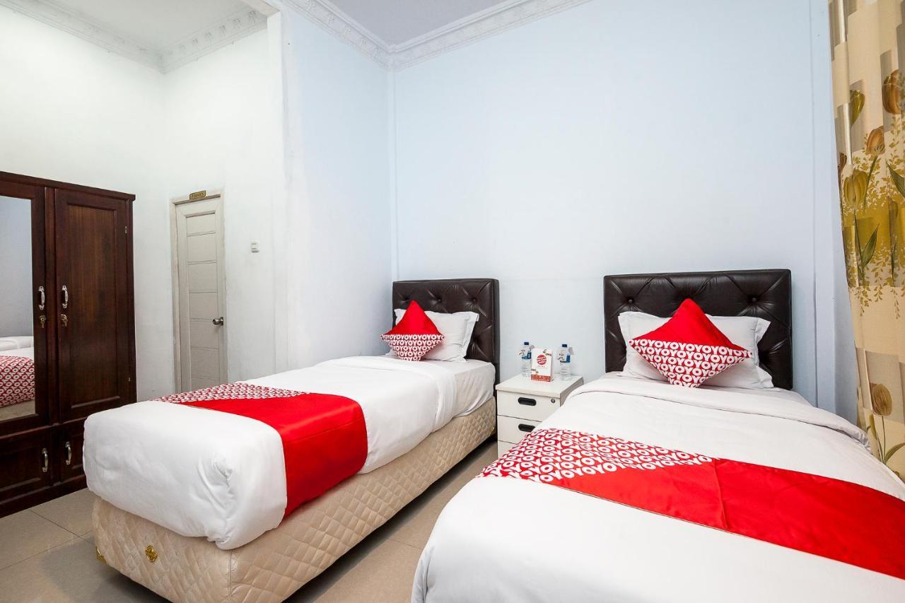 Oyo 1520 Hotel Kartini Tarutung Eksteriør billede