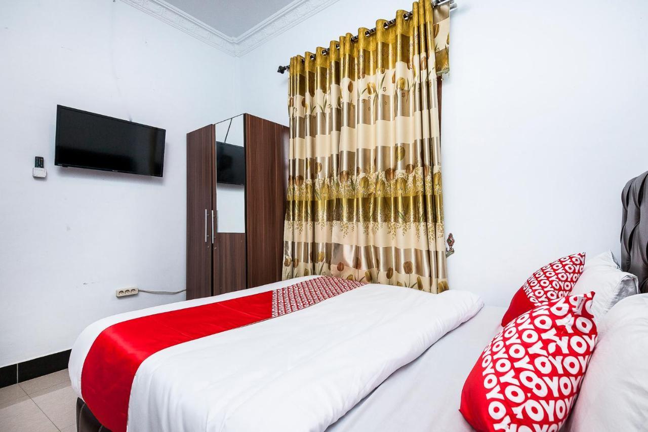 Oyo 1520 Hotel Kartini Tarutung Eksteriør billede